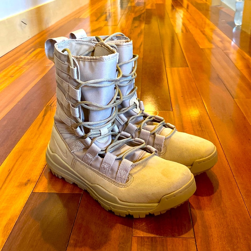Nike Boots - Special Field Edition 🥾